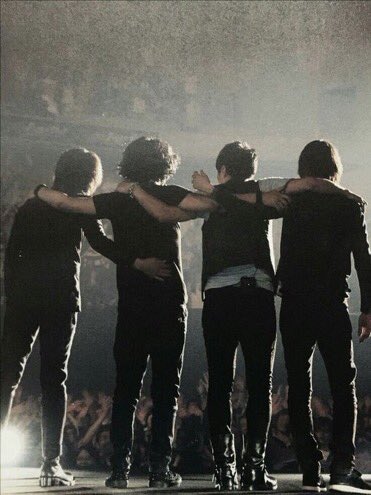 sakura00680371's tweet photo. ✨Mr.Children 31週年✨
おめでとうございます🎉

10年先も20年先も
ずっとこの背中を追い続けます🌸

 #ミスチル31周年 https://t.co/kmbUFXyGhk