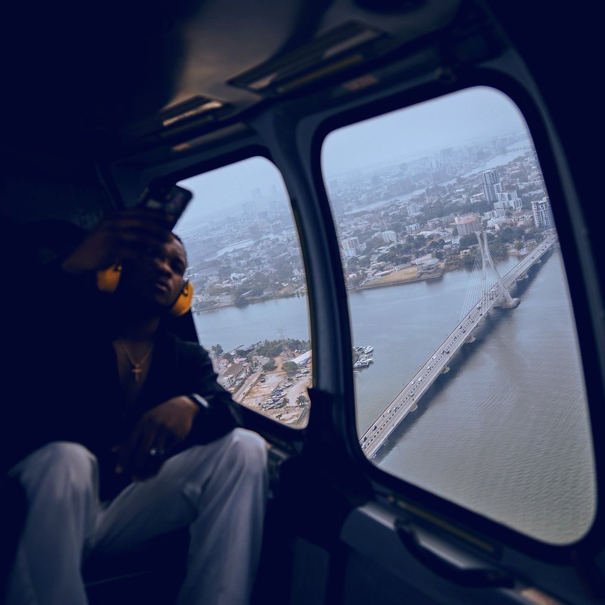 vetifly's tweet photo. A view of your city that is worth experiencing with friends and family.

Weekends are for 🚁sightseeing.

#Vetifly #movedifferent
#helicopter https://t.co/3qUunMLKKu