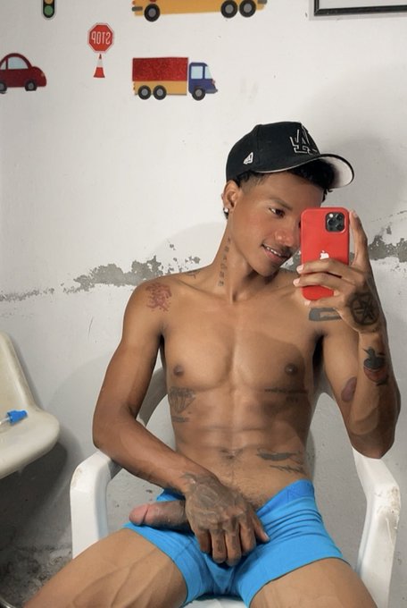 Pendientes a lo q les voy a subir ma&ntilde;ana😈🔥 https://t.co/ixnjHRrWYE