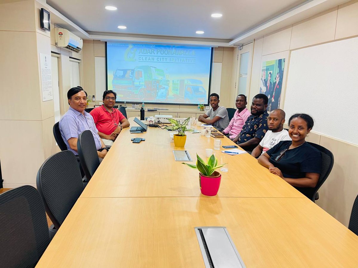 OchanSanto's tweet photo. was great moment to meet the COO of Adar poonawala clean city initiative Mr. Malhar Karwande.
And Mr. Mangesh who works with the Janjawadi Waste management department. https://t.co/QG4isqGAVI