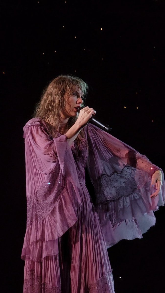 Bluee_Jeans16's tweet photo. the purple dress still has me in a choke hold 💜 
nashville night 3 
#ErasTourNashville https://t.co/4U4DtWzHoE