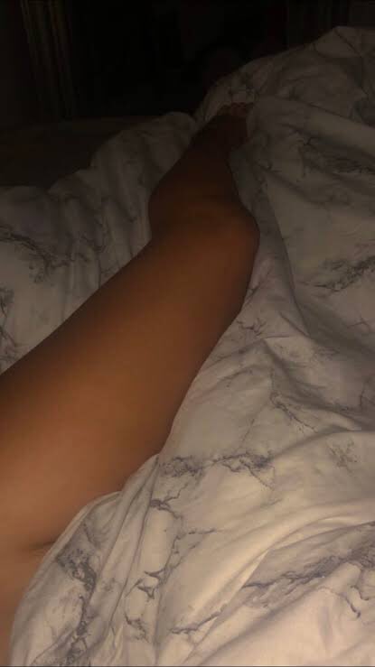 Ray_silvaR's tweet photo. Roupa de cama linpinha e a carência me matando 😔😂 https://t.co/jrFjBnjFsb