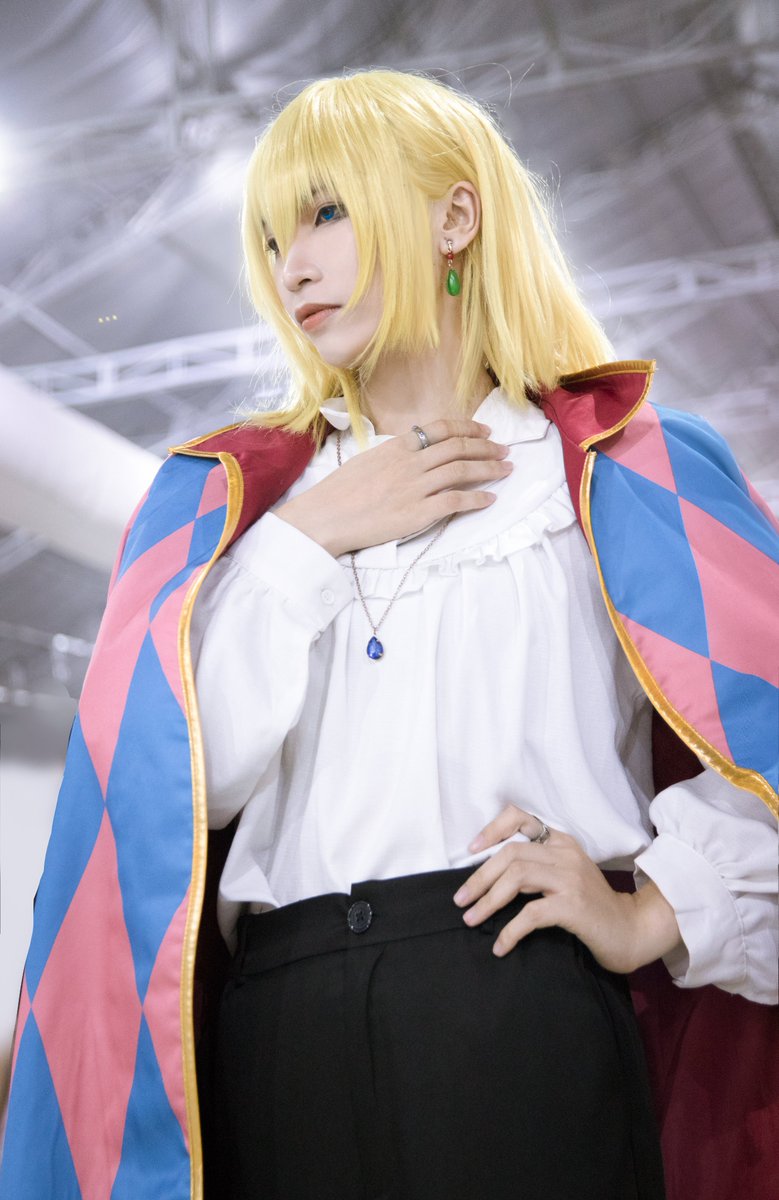Imomo28878154's tweet photo. Finished my howl cosplay.🧙‍♂️ #Howl #HowlsMovingCastle #howlcosplay https://t.co/aojuD6sKFL