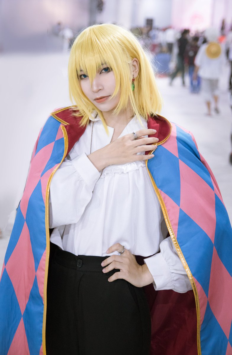 Imomo28878154's tweet photo. Finished my howl cosplay.🧙‍♂️ #Howl #HowlsMovingCastle #howlcosplay https://t.co/aojuD6sKFL