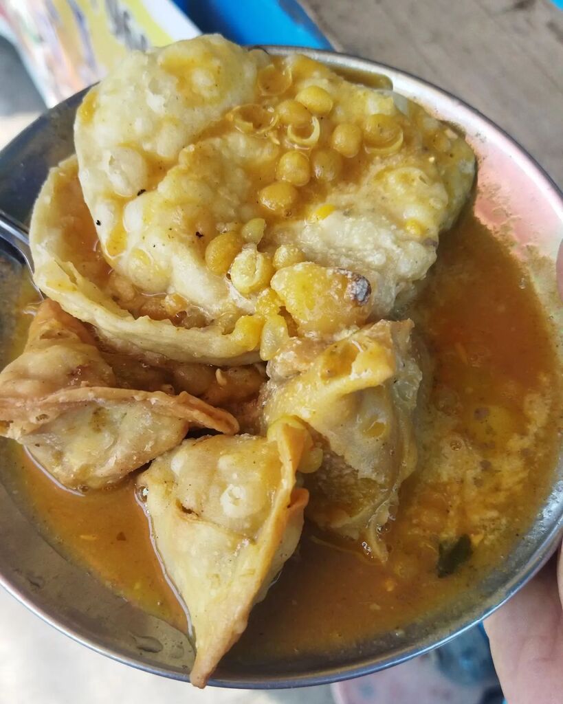 Morning breakfast somewhere near Nayapalli.

#FoodieOdia #OdiaFood #therawtextures #feedfeed #nomnom24x7 #nomnomnom #foodiesofbhubaneswar #bangalorefood #bengalifood #northindianfood #delhifood #chennaifood #mumbaifoodie #instafoodie #foodiesofindia #pla… instagr.am/p/CsDI5OAv9VQ/