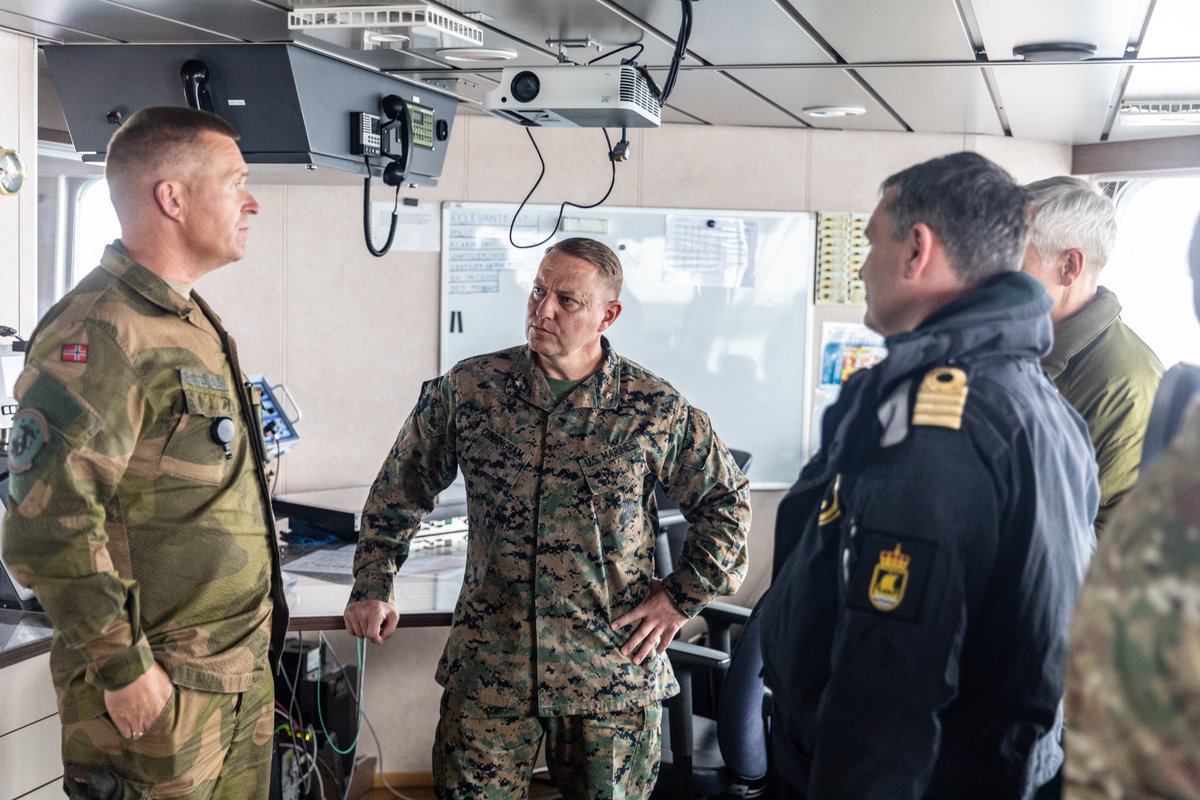 Forsvaret_no's tweet image. As exercise #FormidableShield23 continues, Chief of the Royal Norwegian Navy, Rear Admiral Rune Andersen, have invited allied commanders to Andøya. They have witnessed a live fire event from a Skjold-class corvette and Nansen-class frigate.

#FOSH23 #WeAreNATO #StrongerTogether