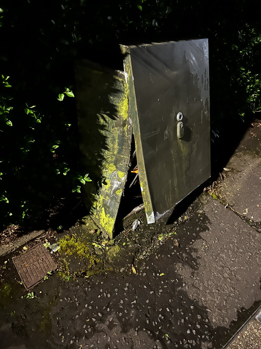 BMDscouting's tweet photo. @virginmedia cabinet containing your cables and switching didn’t fair too well yesterday when a van decided to take it out. Can you send some to G64 1QB to replace it ASAP https://t.co/x0G7abFcZU