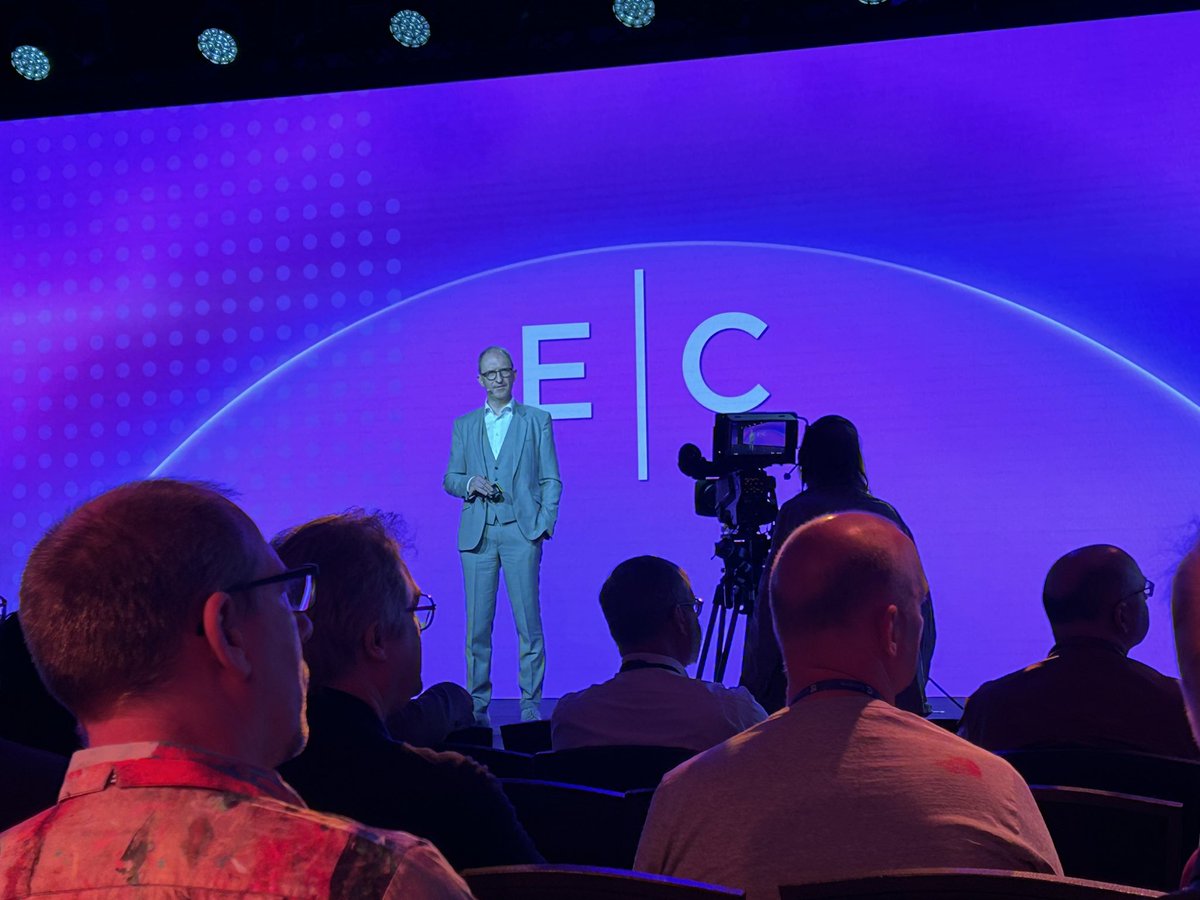 Joachim De Vos teaching us Why Innovation Fails. We better put greater focus on strategy if we expect innovation to yield useful results. #ExtremeConnect