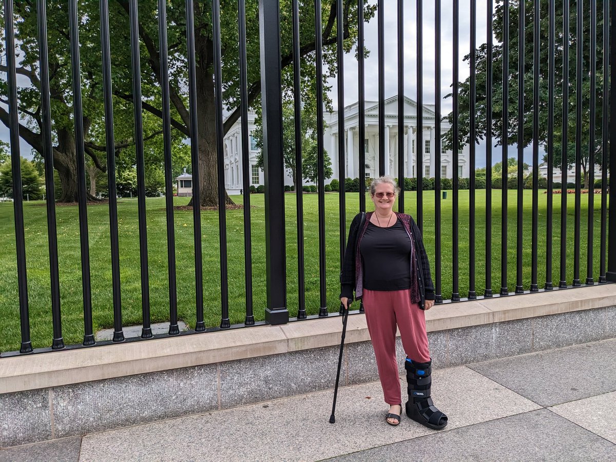 Tiffmeister's tweet photo. Got to visit the outside of the White House today. Very Patriotic Moment. After 18 years teaching elementary school students about US History and places, it was amazing to finally visit in person. #WashingtonDCTrip #WhiteHouse #retiredteacher #retiredlife #TeacherAppreciationWeek https://t.co/apPG43diak
