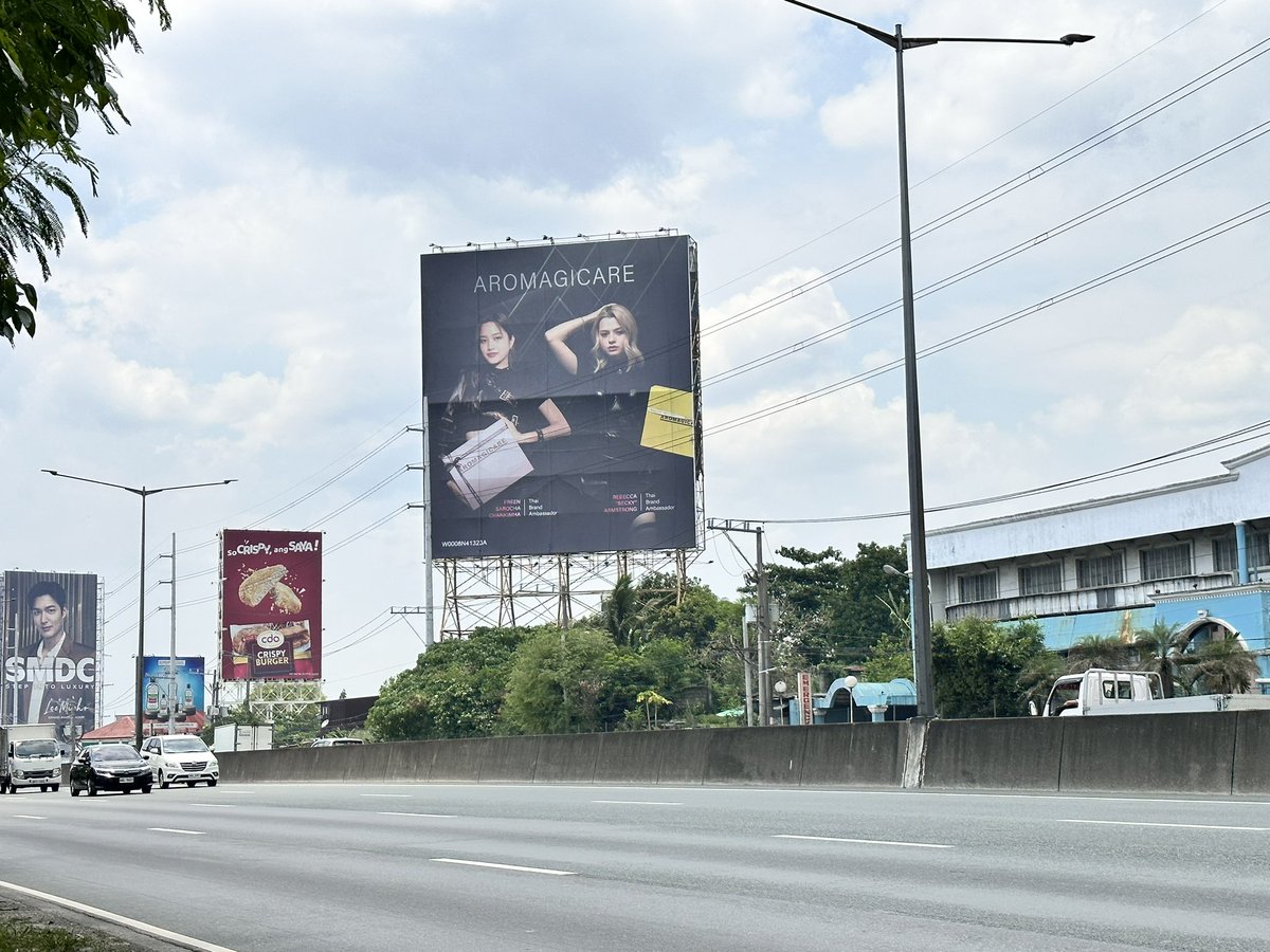 AromagicareWide's tweet photo. Along North Luzon Expressway (NLEX) Meycauayan Northbound, you'll spot our giant #FreenBeckyAromagicare Billboard. 

#Aromagicare gives us unending excitement everyday, capturing every special moment perfectly. 

Our first-ever Thai Brand Ambassadors, Freen Sarocha Chankimha and Rebecca Patricia Armstrong. 

@srchafreen @AngelssBecky @aprilmartin01_ @pauline_publico @akosiKenChan @illbeyourQueen #BeckysAngels #srchafreen