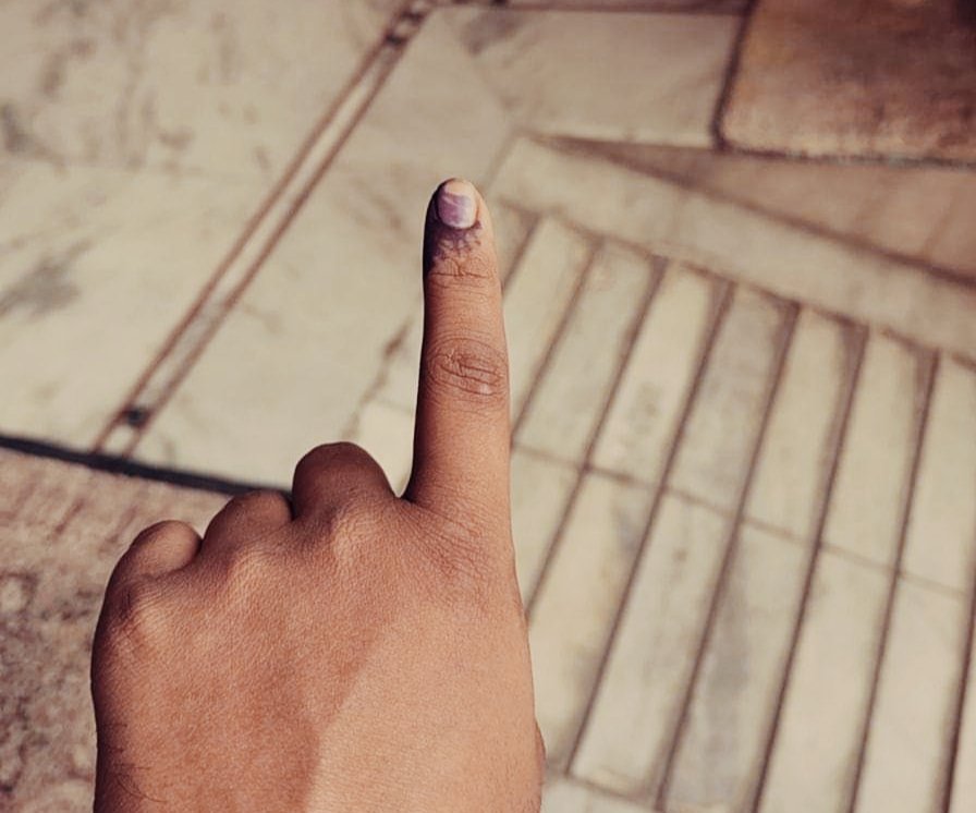 KARNATAKA VOTING DAY:

#KarnatakaDecides: Use your POWERFUL Weapon against the CORRUPT GOVT.!

VOTE FOR DEVELOPMENT. VOTE AGAINST HATRED.

LET'S BUILD NEW KARNATAKA.!

#KarnatakaElection2023
#KarnatakaVotes