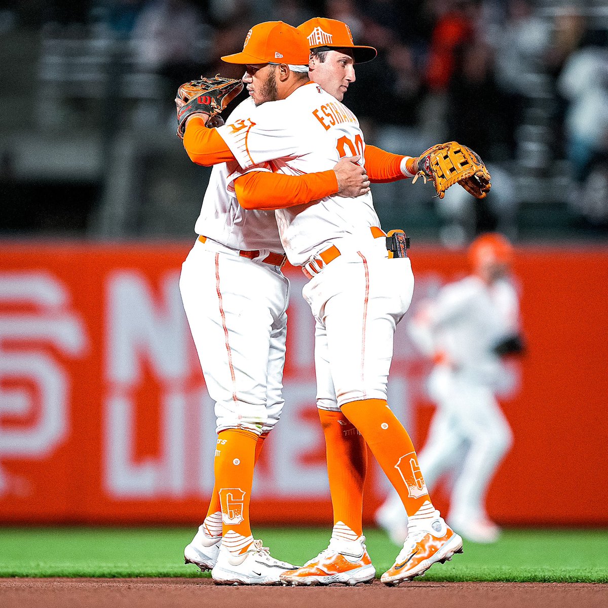 SFGiants's tweet photo. A night to remember https://t.co/7Bgn9G7pFu