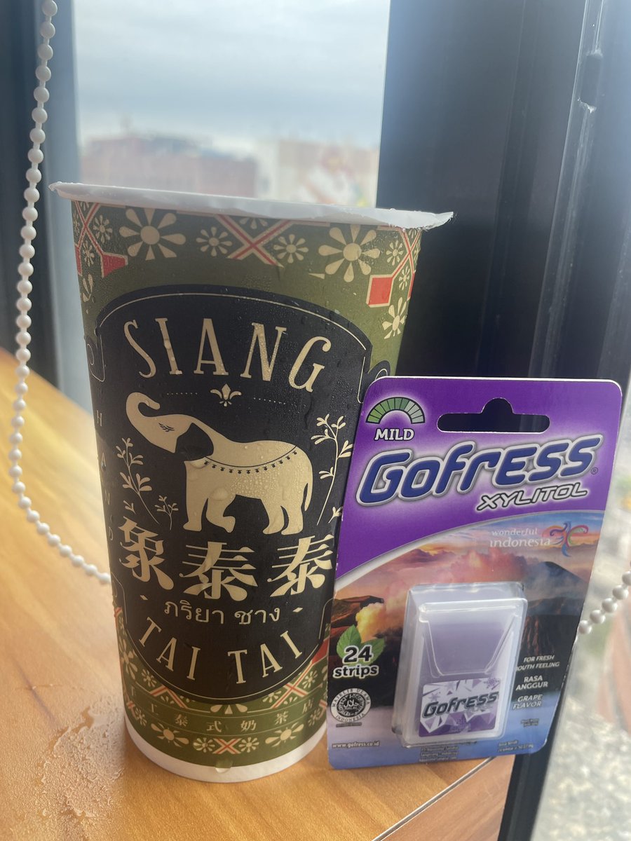 eiiiAzm's tweet image. 以前我的同學給我泰式奶茶。
因為我從不喝泰國奶茶。
第一次喝泰式奶茶很好喝！
好香好味我很喜歡😋
今天去午餐買看到了、就我自己買了。
おいしいものを知るってたのしい。
#台湾留学 #泰式奶茶 #SAMRO