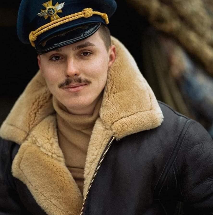 DefenceU's tweet image. Major Vadym "Karaya" Voroshylov known as Ghost of Vinnytsia: «One plane can destroy entire units of the enemy. This is incredible power and strength.»

Ukraine’s ace pilots need F-16s!

📷 Mariana Shafro