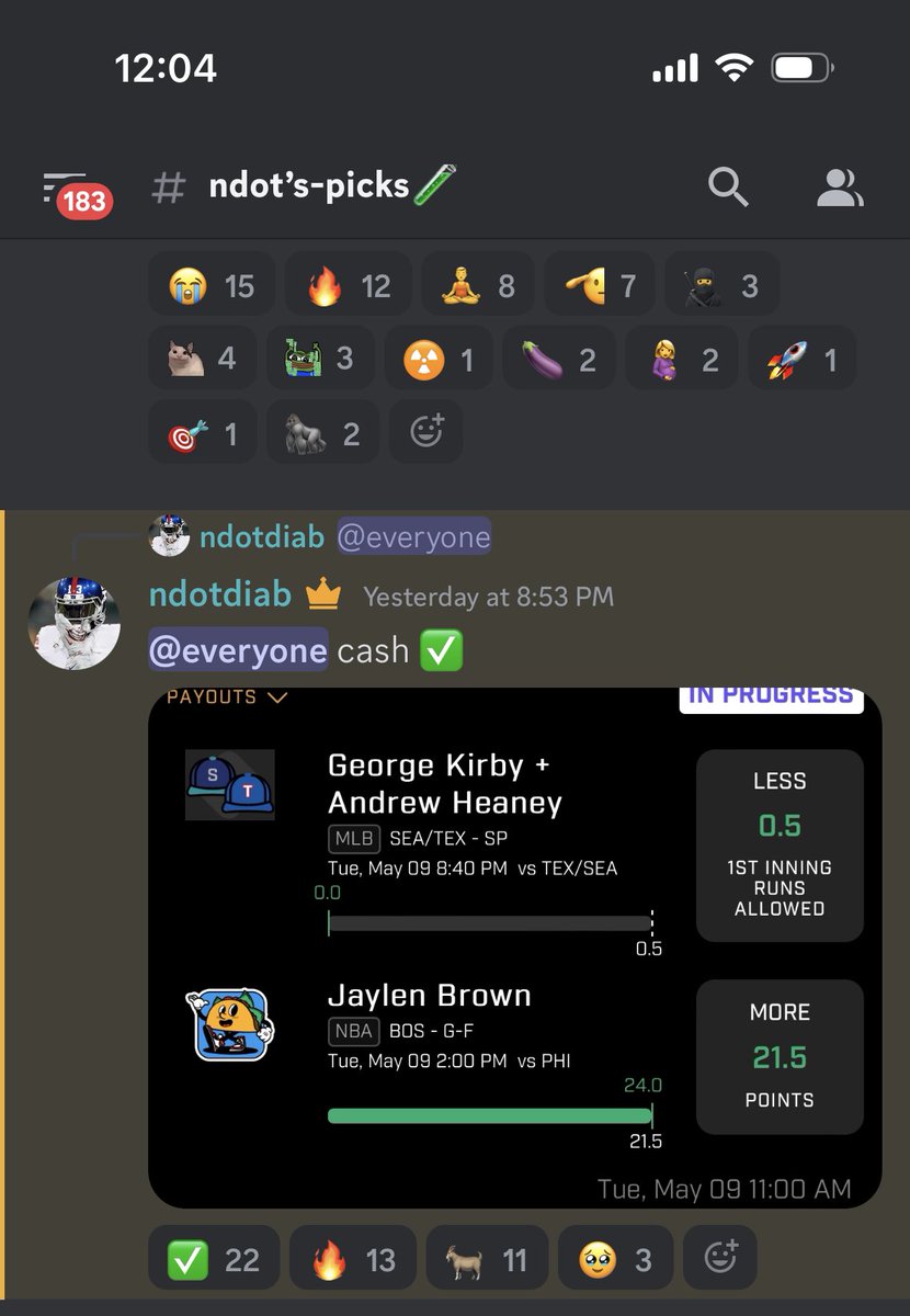 ndotdiscord's tweet photo. couldn’t fit all the greens in one tweet 😏

can’t forget about @icyswishx 
@mimosamann &amp; @zaybangplays 🥂 https://t.co/a7UEe9I4pp