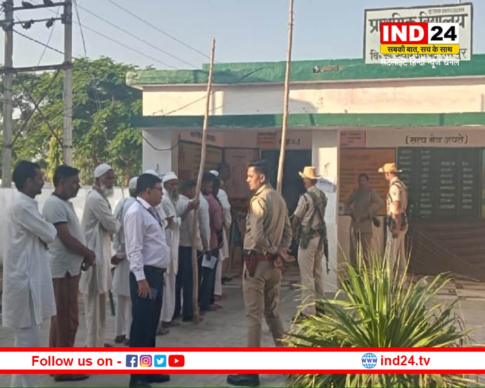 IND24MEDIA's tweet photo. UP Bypolls 2023: स्वार व छानबे विधानसभा सीट पर वोटिंग जारी, भारी सुरक्षा और निगरानी के बीच हो रहा मतदान
https://t.co/HvEzsIX1z3
#UPBypolls #swar #Chanbe #Elections2023 #UttarPradesh #Mirzapur #BJP #SamajwadiParty https://t.co/QWnpu319uJ