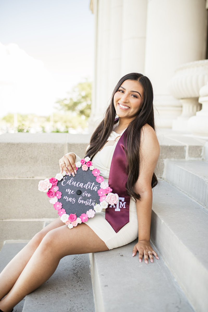 ShopChingona's tweet photo. Class of 2023 Grad Spotlight✨
Congratulations to Aylin who will be walking on stage to receive her bachelor's degree!! It's inspiring to see Latinas like her breaking cycles and paving the way for future generations. We love to see it 🎓 #AggiePride #Classof2023 #CustomGradCaps https://t.co/dFA05QWtNx