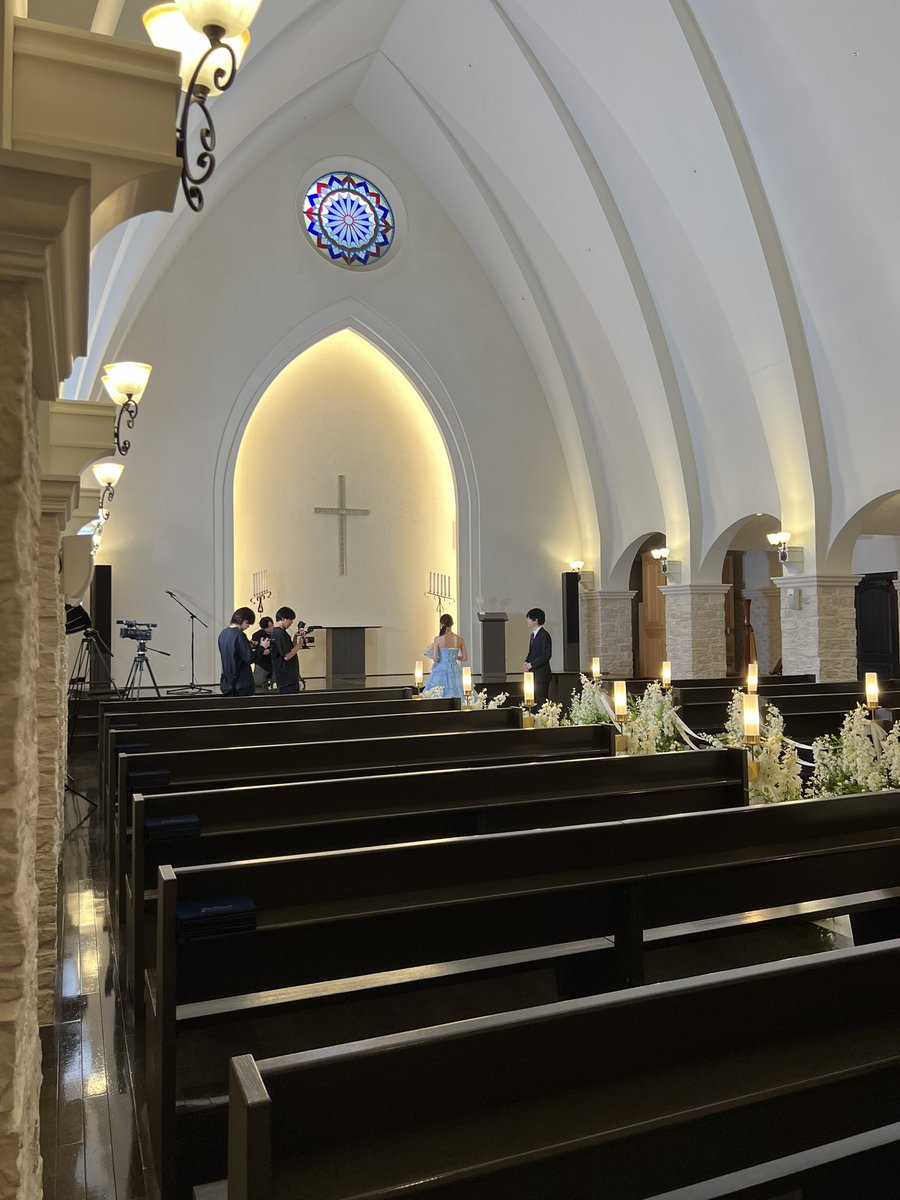 Ms.Princess〜Bloom Edition〜 
授賞式を撮影中の様子をちらり📸

洋風なチャペルの中で、
プリンセスドレスを身にまとってキラキラしております👗✨

#アンフェリシオン #アリスガーデン #カラードレスが着れる #ミスプリンセス #カラードレスといえばミスプリ