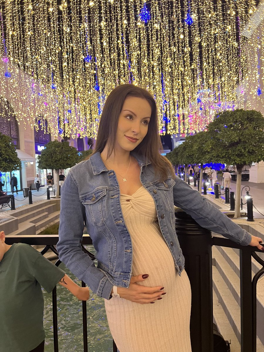 Huntingharrietofficialx 💛 on Twitter: "A wholesome pic for once 💕"