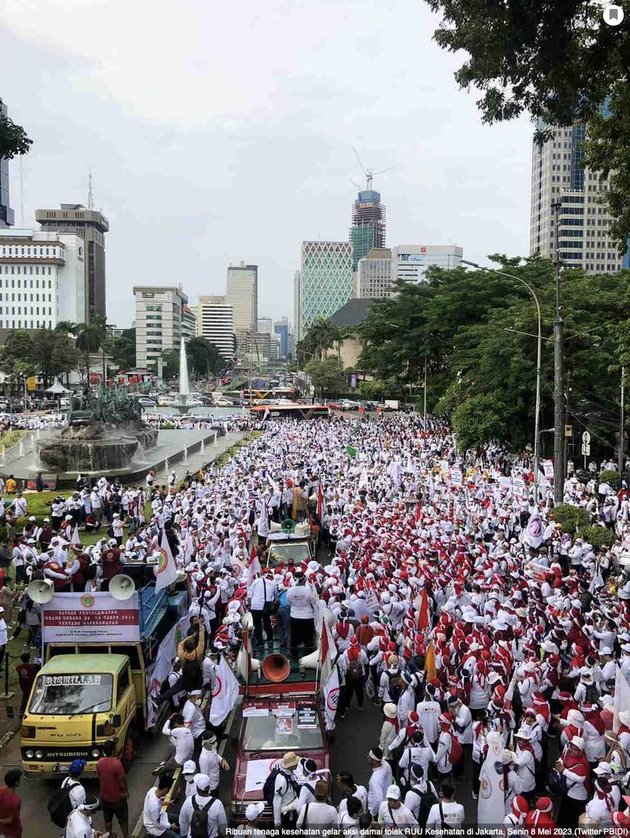 "Dokter hingga Apoteker Rela Berpanas-panasan, 11 Ribuan Nakes Gelar Aksi Damai Tolak RUU Kesehatan"

netralnews.com/dokter-hingga-…

#StopPembahasanRUUKesehatan  Omnibus Law !!                          

Demi Sistem Kesehatan yang Berkeadilan, Sistem Kesehatan yang PRO Rakyat