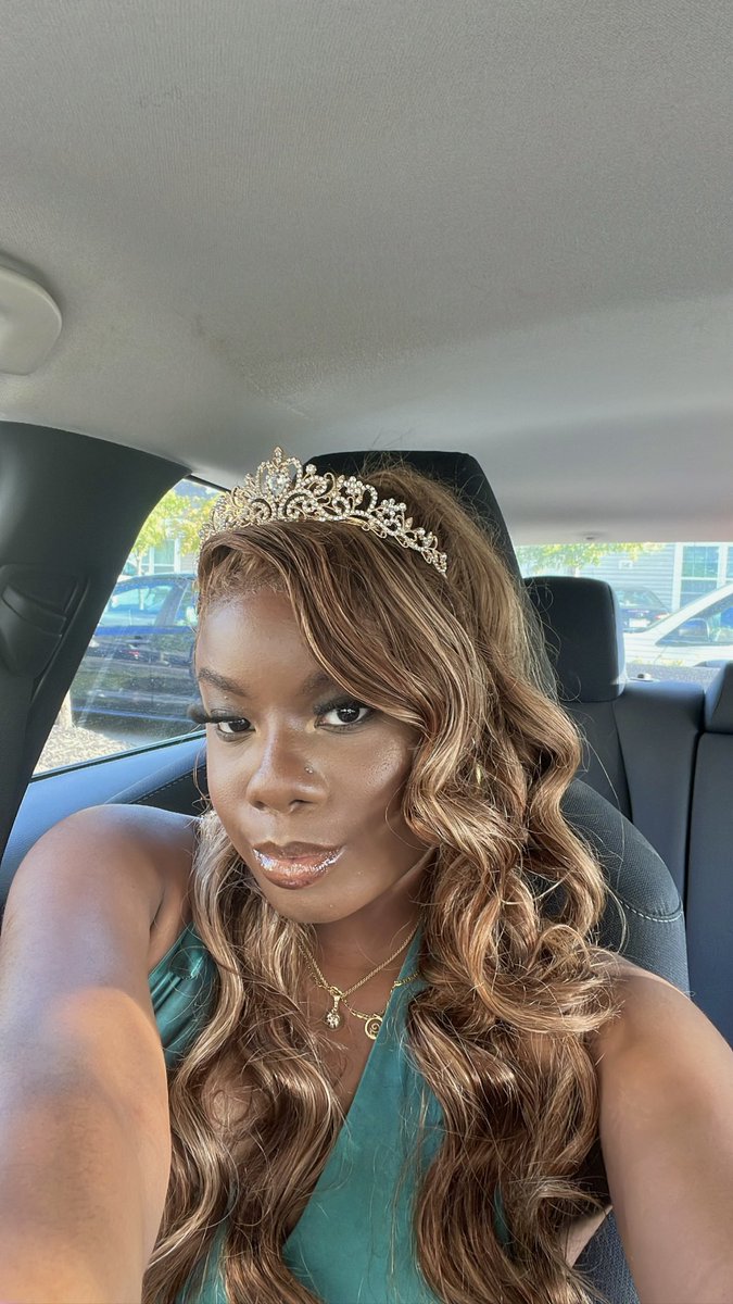 FatiLati_'s tweet image. Doubling the pressure cause I’m twice as fine 🥳🥳 #TaurusSzn #22