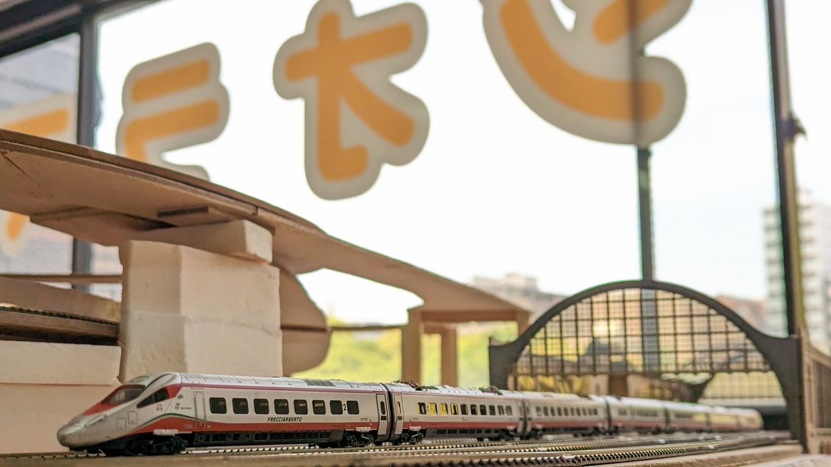 elmertrain1's tweet image. Arnold #Nゲージ
EMU class ETR610 Frecciargento FS EpⅥ 
基本増結7両セット
でご案内します。

#ETR610
#Frecciargento
#エルマートレイン
#Elmertrain