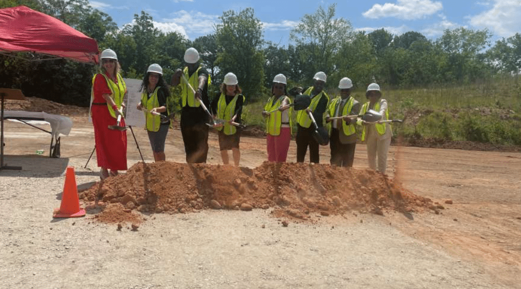 Groundbreaking launches construction at Raleigh's 'Summit at Sawyer' - ncconstructionnews.com/groundbreaking… Carolina Construction News staff writer

Construction is officially underway at the Summit at Sawyer development. A groundbreaking ceremony was held on Tuesday, May 9th with repres...