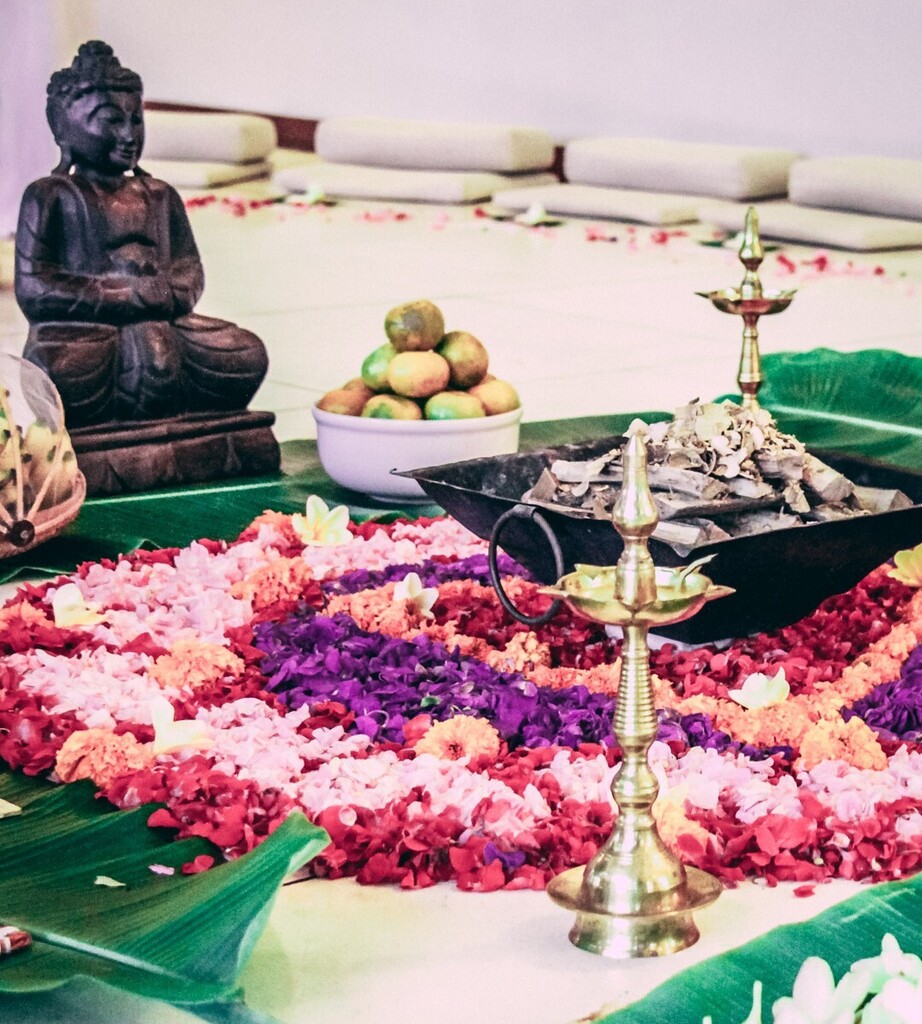 UbudYogaRetreat's tweet photo. Getting ready for a homa ceremony! Going to light up the world with ancient vedic mantras, prayer and acts of surrender. #namaste https://t.co/703hESXfHj