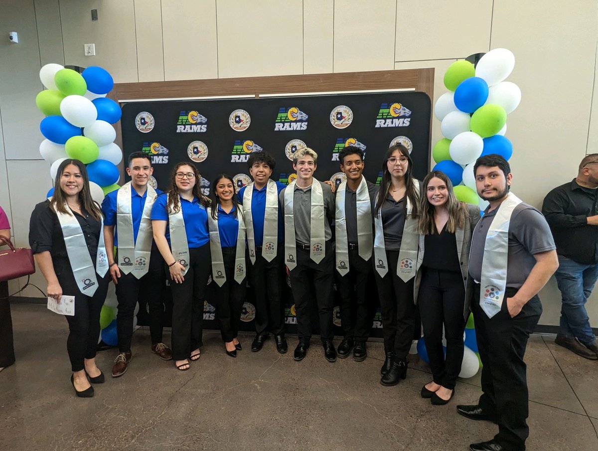 Congratulations to our robotics seniors for earning their Robotics Stoles. 1 month left to go!! #CTE #TeamSISD