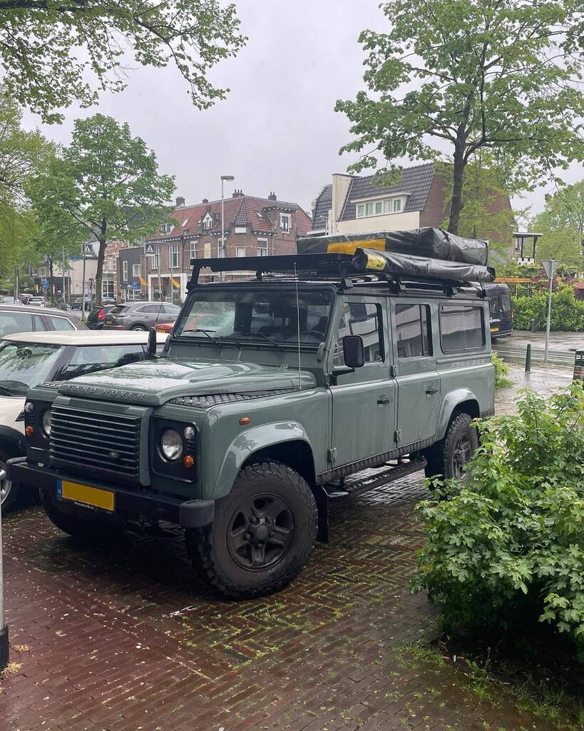 DutchLandRovers's tweet photo. What is your favourite brand in rooftop tents?

 📸 @bobthelandy #defender #landroverdefender #landroverdefender90 #onelifeliveit #rangerover #v8  #landroverv8 #passion #car #dutchlandroverpassion #camperlife #landroverdefender110 #landrover #landrove… https://t.co/67xe71sq9B https://t.co/NDeCzQH8cq