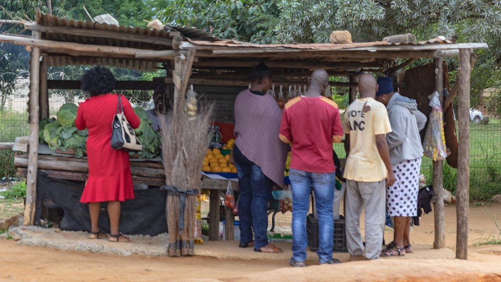 PhakamaniOrg's tweet photo. Entrepreneurs are the backbone of every community. They work hard providing goods &amp; services that are in high demand, creating a livelihood &amp; boosting the local economy. At Phakamani we know firsthand how important entrepreneurship is to building strong &amp; sustainable communities https://t.co/SBxhPXDOSA