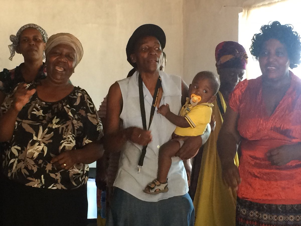 PhakamaniOrg's tweet photo. That's why we're proud to support micro-entrepreneurs in South Africa through access to finance, training, and mentorship. By empowering hardworking women, we're not only helping them achieve their dreams, but also building a better future for their families and communities. https://t.co/Atux0fqzRb