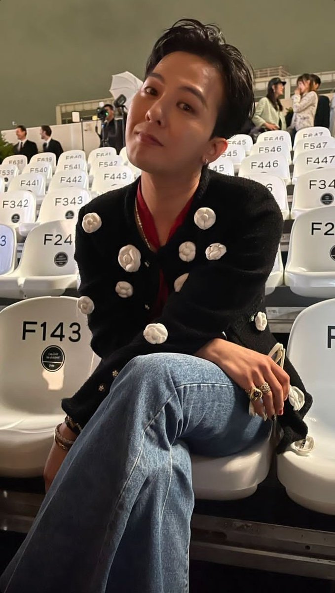 eramoreugedda's tweet photo. Cute ☺ 

CHANEL HOUSE AMBASSADOR GDRAGON
#GDRAGONxCHANELCRUISE24
#GDRAGONFORCHANEL
@IBGDRGN @CHANEL https://t.co/ftFnGPeuqm
