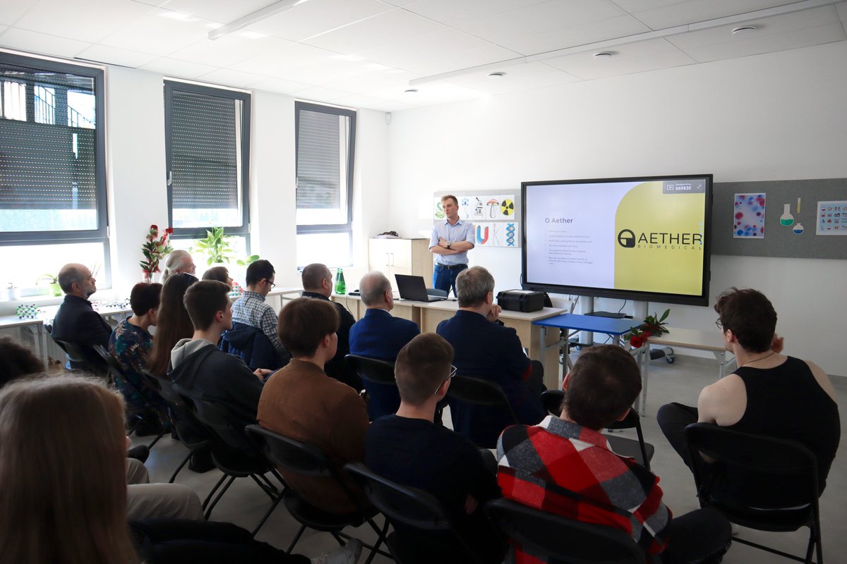 AetherBiomed's tweet image. Massive kudos to the brilliant students at XVI LO who were incredibly engaged and fascinated by our engineer presentation on Zeus&apos; prosthetic hand technology. It&apos;s always inspiring to see young minds eager to learn and explore new ideas.🦾👨‍🏫

#prosthetics #zeushand #bionichand