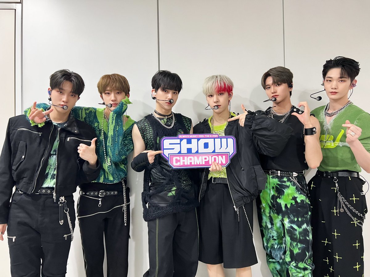 showchampion1's tweet photo. 다 알고 있지만 빠져들고 마는 짱리핀의 매력🫶🏻

저에게 죄가 있다면 ,, 
그저 짱리핀을 너무나 사랑한 죄 ,,
아니 경찰아저씨 잠시만요 ‼️ 👮‍♂️
#DRIPPIN 이 먼저 유혹했다구요 😭

#SEVENSINS 를 그렇게 섹시하게 추는데
제가 어떻게 안 반하냐구요 네 ⁉️

증거로 쇼챔 무대 영상 제출할게요
오늘 저녁 6시 #쇼챔피언 으로 오세요❤️