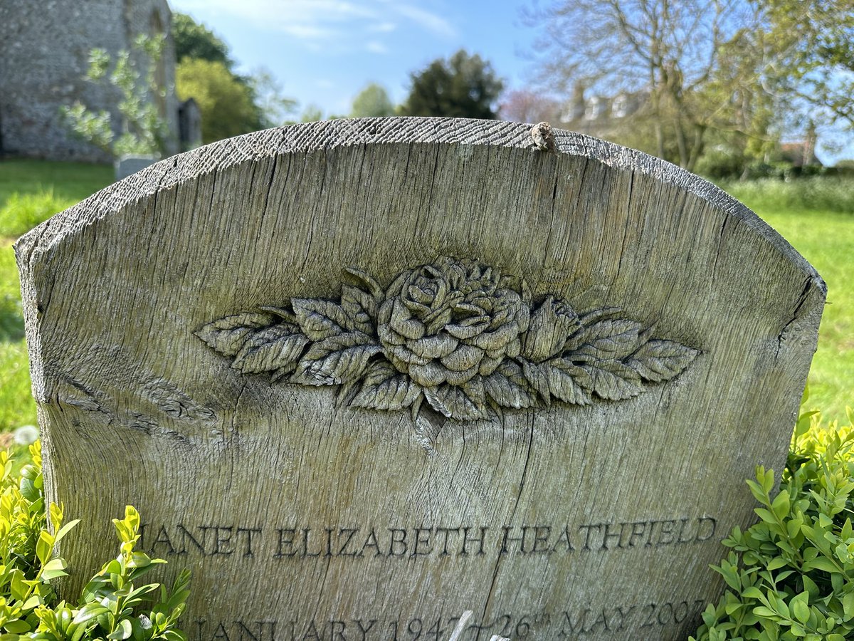 mutley7781's tweet photo. St Mary the Virgin #Kelling #Norfolk
The beautifully carved wooden gravestone of
Janet Elizabeth Heathfield - 2007
#Woodensday https://t.co/9qP7NVsrkV