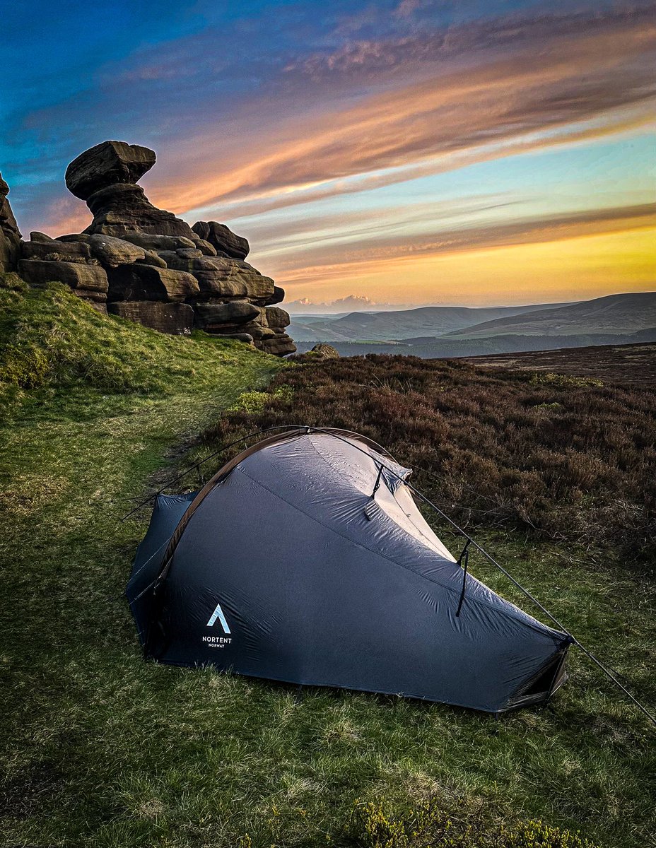 All packed up and on my way back off the hill. Typing #peakdistrict weather. Stunning evening and a claggy wet morning. A good first run out for the #tent #wildcamping