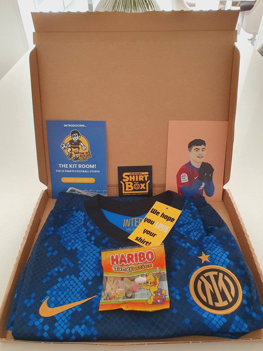 theshirtinabox's tweet image. Milan Derby GIVEAWAY TONIGHT 😍😍

If Lukaku or Giroud score ANYTIME tonight then we will giveaway one of mystery boxes to one lucky person! 

How to enter 👇

🐥 retweet this tweet 
👋 follow us 

Best of luck! 🤞