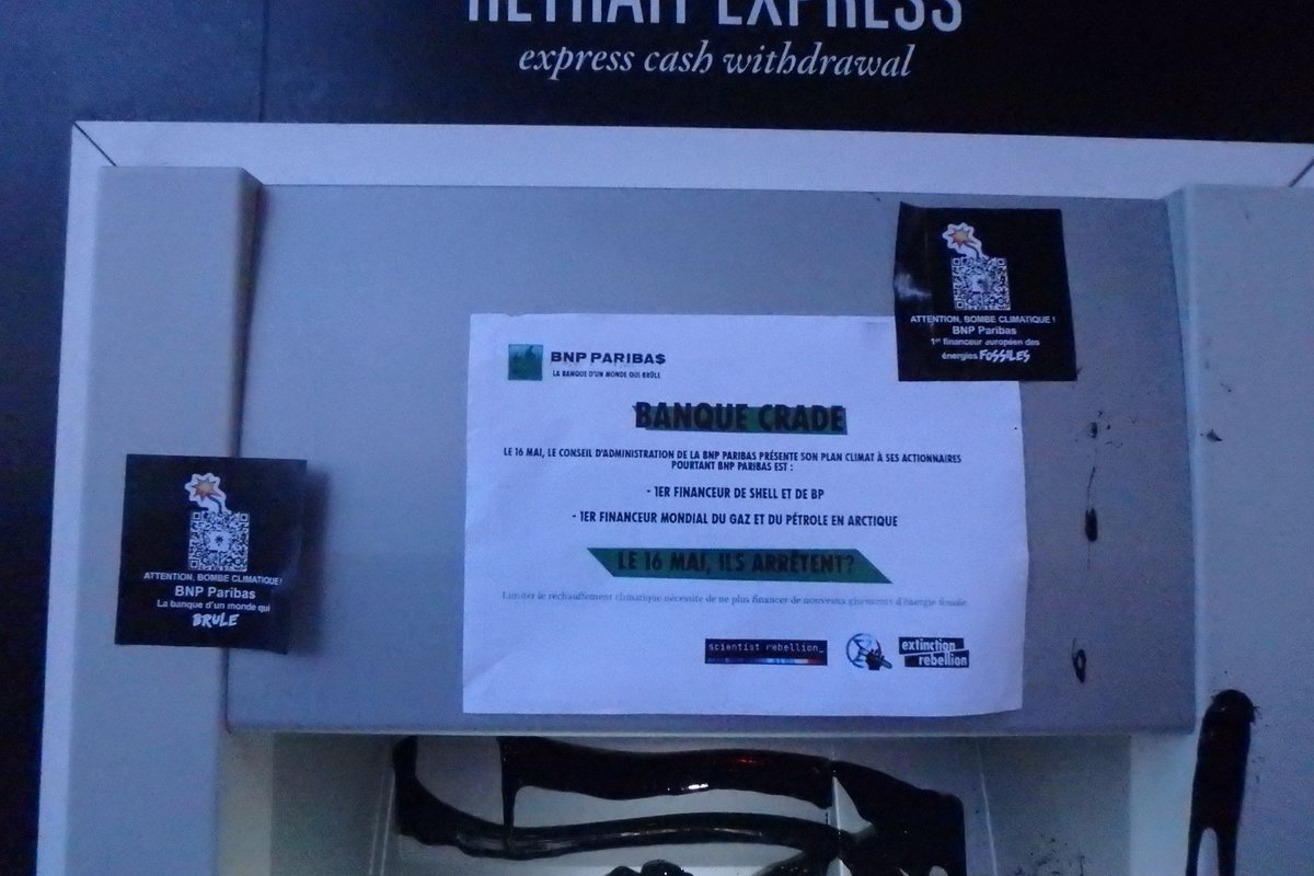 ANV/XR Nice (@anv_xr_nice) on Twitter photo Les scientifiques le répètent: toutes les énergies fossiles non encore extraites doivent rester dans le sol. #BNPParibas fait semblant de ne pas comprendre, alors on a décidé de leur expliquer. 
#BanqueTropCrade #TheScienceIsClear Les scientifiques le répètent: toutes les énergies fossiles non encore extraites doivent rester dans le sol. #BNPParibas fait semblant de ne pas comprendre, alors on a décidé de leur expliquer. 
#BanqueTropCrade #TheScienceIsClear