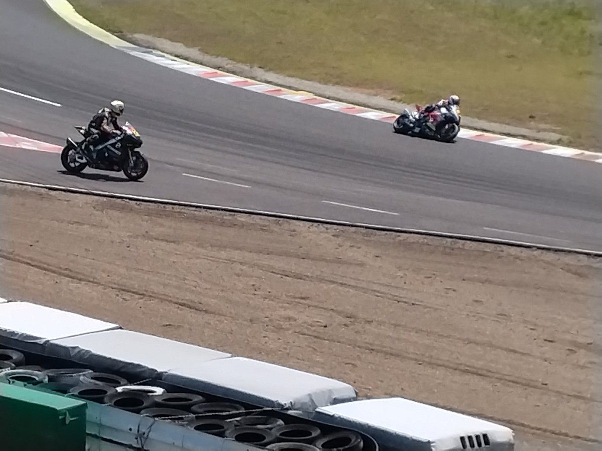 全日本のテスト見に来ちゃいました🏍️ めっちゃ早い😄