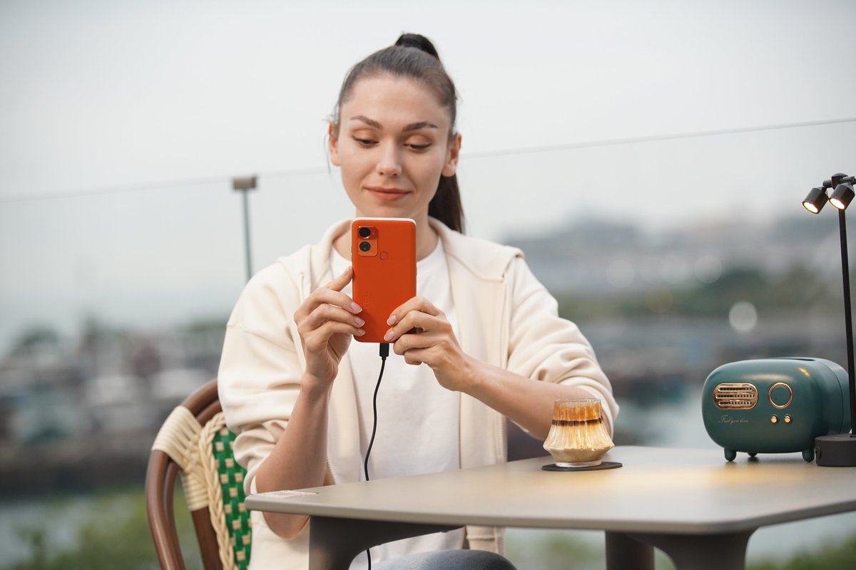 oukitelmobile's tweet photo. Find the perfect #MothersDay gift to give back for all Mom’s given you. 💝
#Oukitel got the perfect gift for the Moms who does it all. 🎁✨
🧡🖤
Preorder: https://t.co/GOmCuh4wlg
#MothersDayGifts #GiftIdeas #OukitelC33 #smartphone #beautymode #budgetphone #compactphone https://t.co/M71LyfiOZL