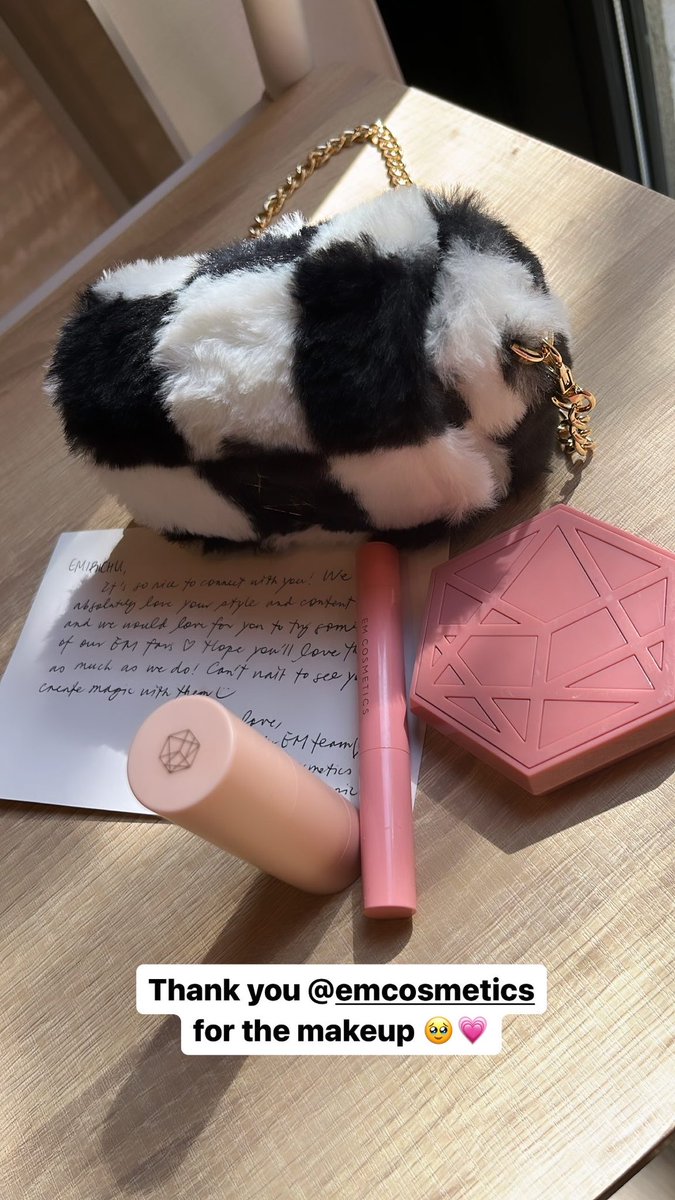 EmirichuYT's tweet photo. Why do i destroy everything i touch https://t.co/8BVqFwhFDF