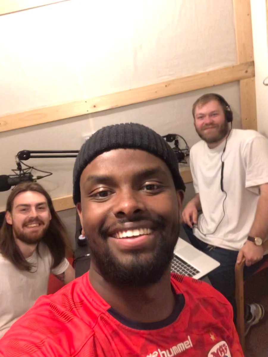 LydenAGF's tweet image. 🚨NYT AFSNIT UDE!🎙

⚪️Masterclass mod Viborg
🔵Hvor langt er GF fra guld?
⚪️Er ingen medaljer en skuffelse?
🔵FCN optakt

Vært: Gustav Pors
Gæster: Ahmed Omar &amp;amp; Alexander Hjorth/KSDH.dk

Præsenteret i samarbejde med Cashpoint

🎧: Linktr.ee/lydenagf
#ultratwitteragf #sldk