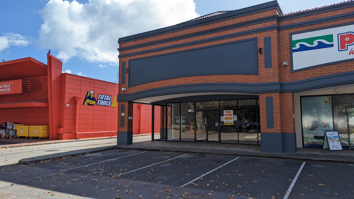 PerryMandurah's tweet photo. This well-presented unit offers a great location, excellent exposure, and proximity to both Mandurah Terrace and Mandurah Road, with ample customer parking &amp; rear roller door access. For more information visit: https://t.co/GRDTvDDesk or call Kylie Craig direct on 0437 720 118 https://t.co/Dvx4wlLyDm