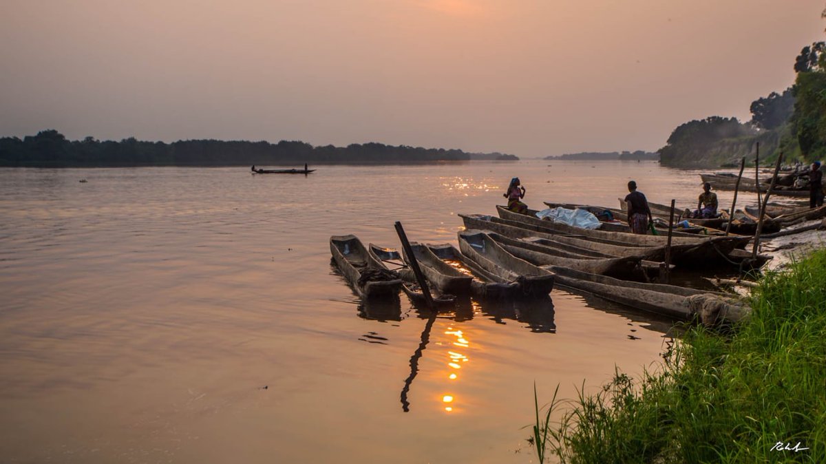 The deepest river in the world is the Congo river located in Africa, its depth reachs 250 metres in some places.