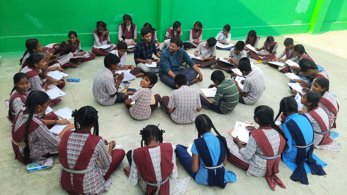 CEEahmedabad's tweet photo. #CEESouth with the support of @EPAMSystems  implement the #ParyavaramMitra programme in 6 selected schools in #Bangalore #Chennai &amp; #Hyderabad Glimpses of #teachers &amp; #students actively participating in the #Handprint activities.
#CEEIndia #ClimateChange #Environment https://t.co/FDFagecG2Z