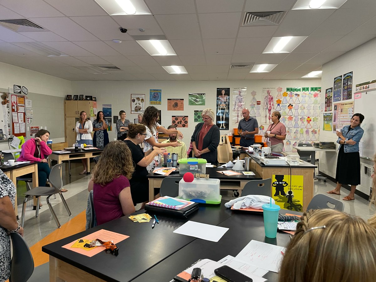 LC_Tigers's tweet photo. https://t.co/e5GvOObmzi
It's Teacher Appreciation Week and we want to thank our LCMS teachers!  They not only challenge students academically, but serve as mentors who connect and support our students. Give them a shout out with an ecard at this link.   https://t.co/e5GvOObmzi https://t.co/8MKebRmUdk