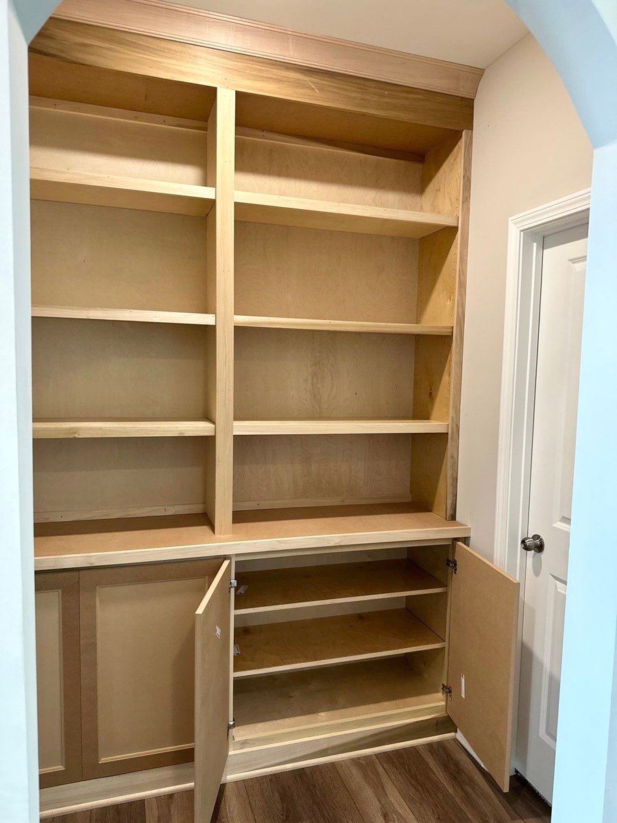 CCFFcompany's tweet photo. Custom Cabinetry in the making β³οΈ This once-open wall, now allows access to display decor items and offers a safe space for stored clutter ππΌ
#customcabinetry #cabinetry #designertips #bookcase #custombookcase #homeoffice #athomewetbar #wetbar #homeremodel #homereno https://t.co/91rT65gcJV