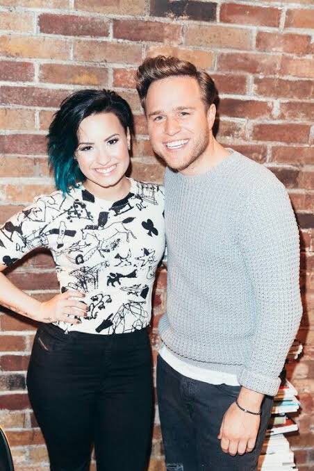 demilovatonbr's tweet photo. Em 2014, Demi Lovato não se restringiu aos trabalhos solos e participou de parcerias como “Up” com Olly Murs e “Somebody To You” com a banda The Vamps!
#DemiLovato
#Lovatics https://t.co/F1hSjxKDn7