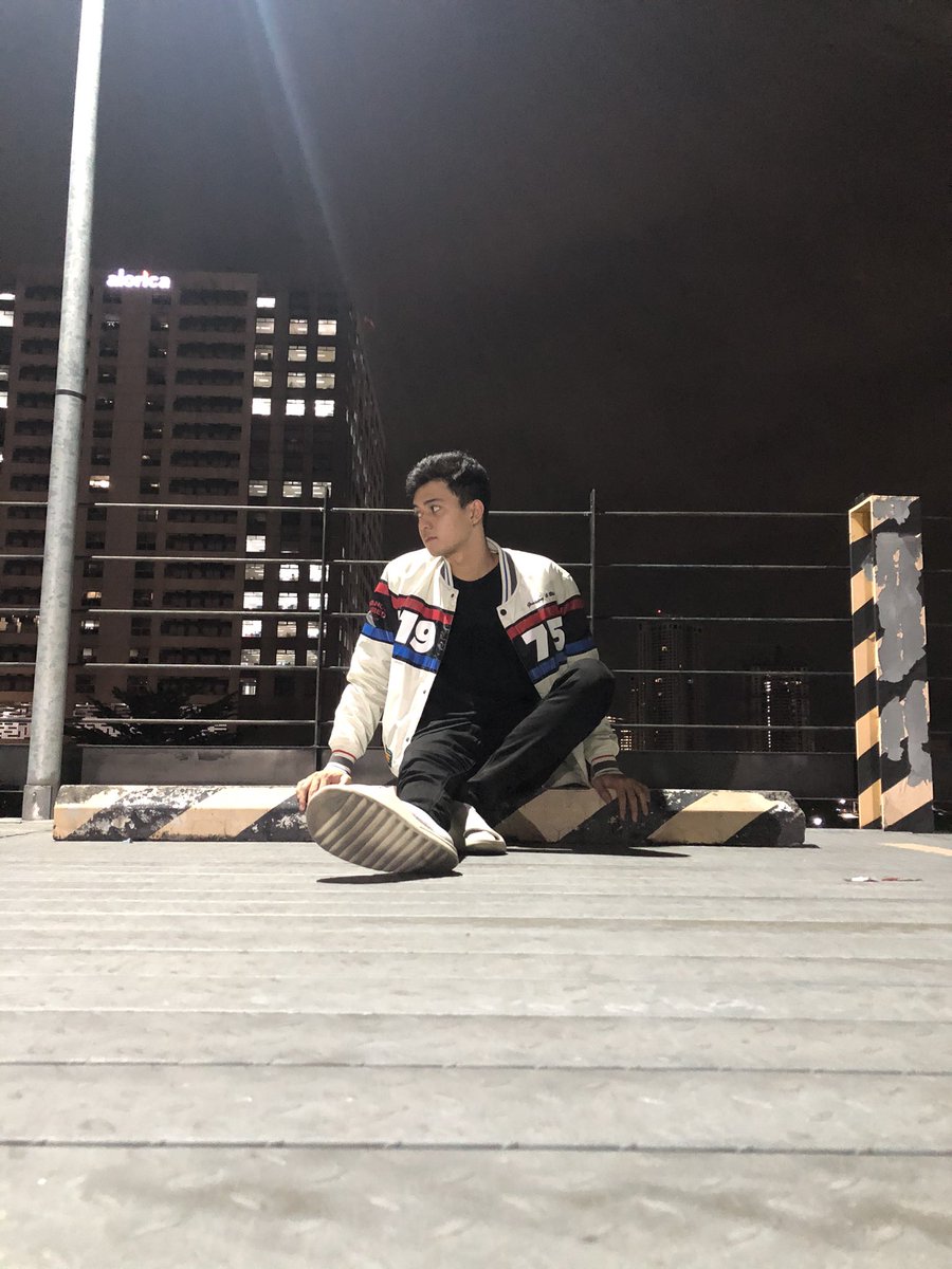 cjsalongaa_'s tweet photo. Cool breeze. Dark night. Bright stars. https://t.co/VzxYNU1TM3